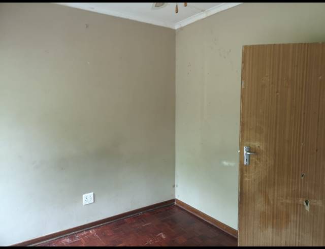 3 BEDROOM HOUSE RENTED IN BISLEY